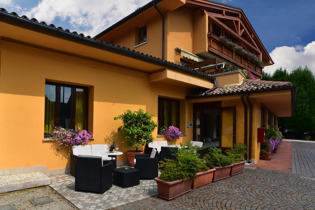 Albergo Da Gildo Фоллина Экстерьер фото